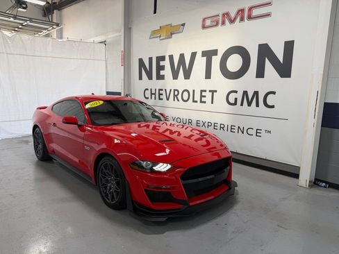 Used 2021 Ford Mustang GT Premium w/ Equipment Group 401A RWD image 2