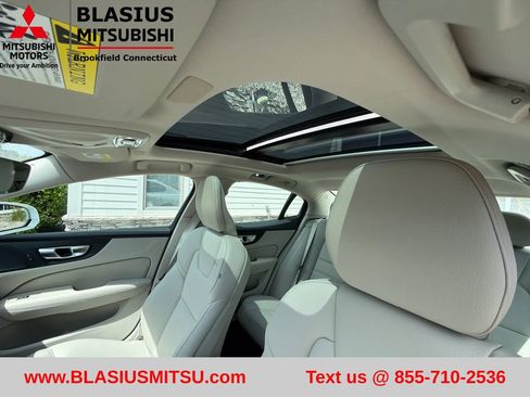 Used 2019 Volvo S60 T5 Momentum w/ Multimedia Package FWD image 41