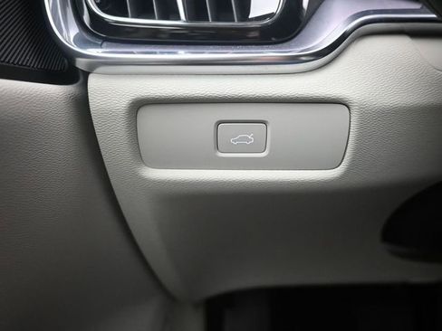 Used 2024 Volvo S60 B5 Core w/ Climate Package image 25