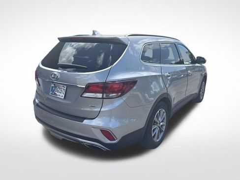 Used 2018 Hyundai Santa Fe SE AWD/4WD image 3