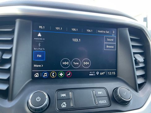 Used 2022 GMC Acadia SLE w/ Driver Convenience Package image 18