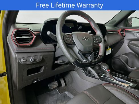 New 2025 Chevrolet TrailBlazer RS w/ Convenience Package FWD image 10