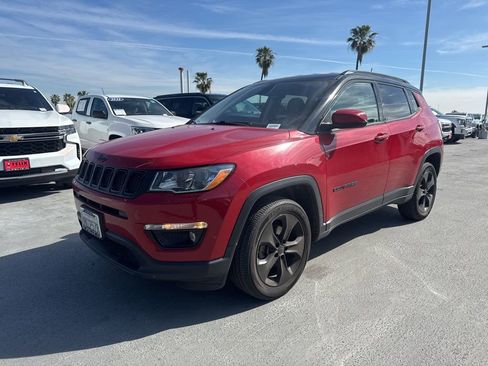 Used 2020 Jeep Compass Latitude image 1