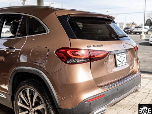 Used 2021 Mercedes-Benz GLA 250 w/ Premium Package image 36