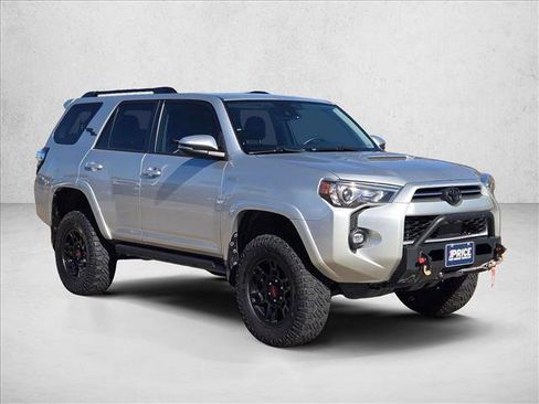 Used 2022 Toyota 4Runner TRD Off-Road Premium image 3