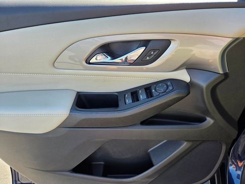 Used 2023 Chevrolet Traverse LS w/ Midnight/Sport Edition image 18