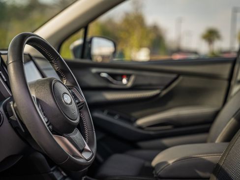 Used 2024 Subaru Ascent Premium w/ Convenience Package image 25