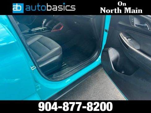 Used 2021 Chevrolet TrailBlazer RS w/ Sun and Liftgate Package FWD image 11