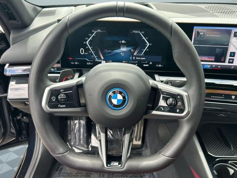 Certified 2026 BMW i5 eDrive40 w/ Executive Package AWD/4WD image 18