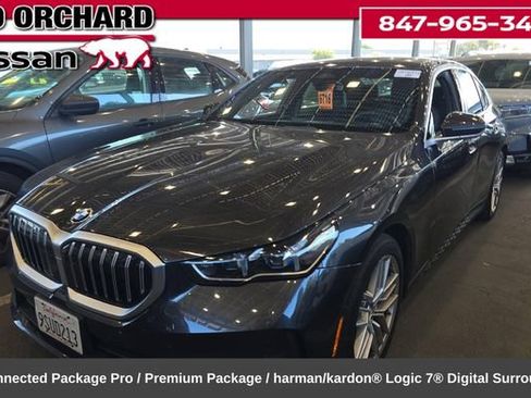 Used 2025 BMW 530i xDrive image 1