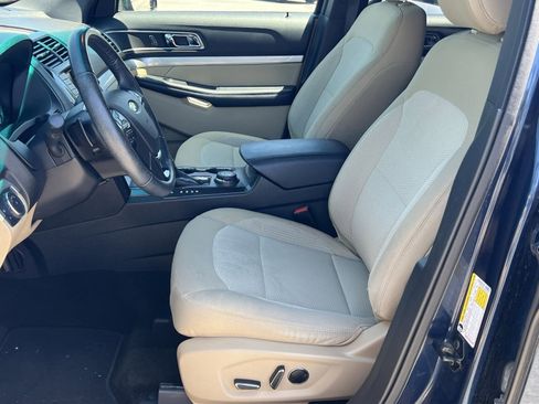 Used 2016 Ford Explorer XLT AWD/4WD image 14