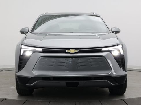 Used 2024 Chevrolet Blazer EV LT AWD/4WD image 2