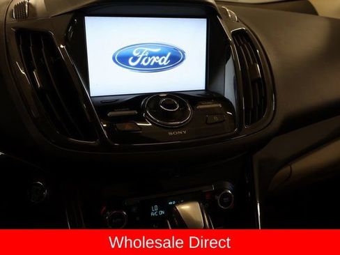 Used 2015 Ford Escape Titanium w/ Equipment Group 301A AWD/4WD image 20