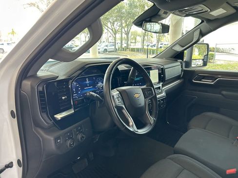 Used 2024 Chevrolet Silverado 2500 LT image 6