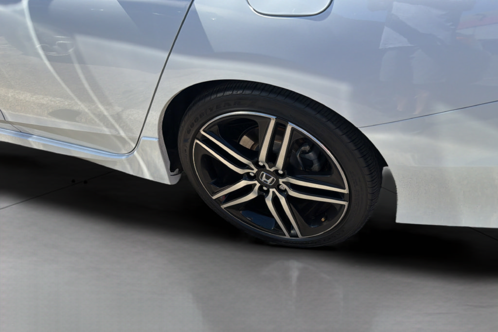 Used 2017 Honda Accord Touring image 36