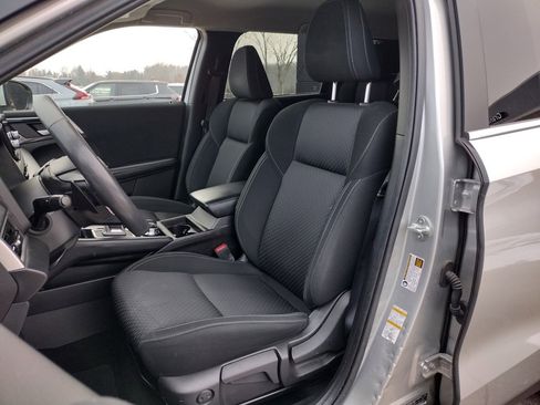 Used 2022 Mitsubishi Outlander ES image 2