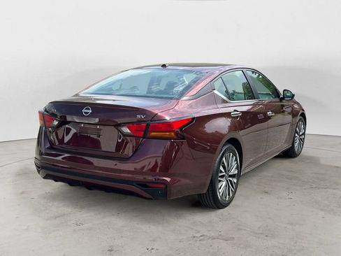 Used 2024 Nissan Altima 2.5 SV FWD image 5