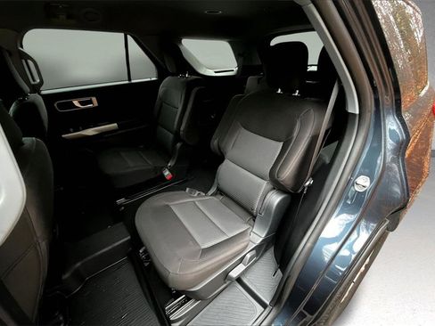 Used 2023 Ford Explorer XLT image 21