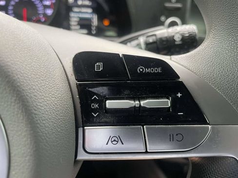 Used 2023 Hyundai Elantra SEL FWD image 14