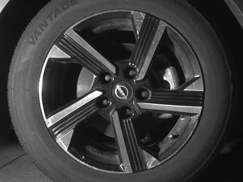 Used 2025 Nissan Sentra SV FWD image 13