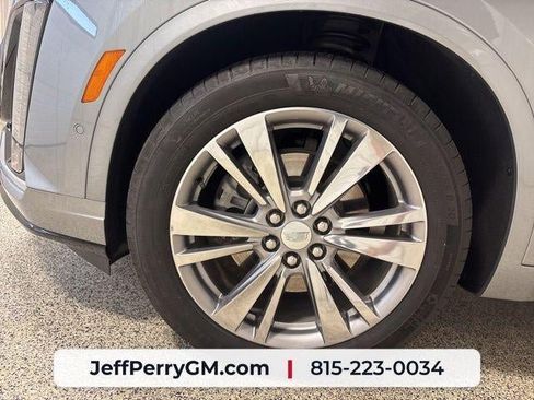 Used 2024 Cadillac XT6 Premium Luxury w/ Technology Package AWD/4WD image 36