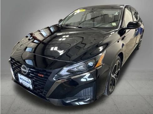 Used 2025 Nissan Altima 2.5 SR w/ SR Premium Package AWD/4WD image 1