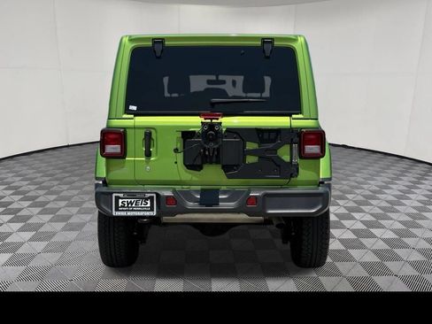 Used 2019 Jeep Wrangler Unlimited Sahara AWD/4WD image 7