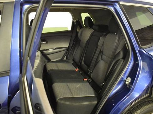 Used 2023 Nissan Rogue SV AWD/4WD image 27