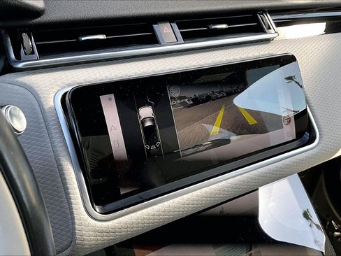 Used 2022 Land Rover Range Rover Velar R-Dynamic S image 21