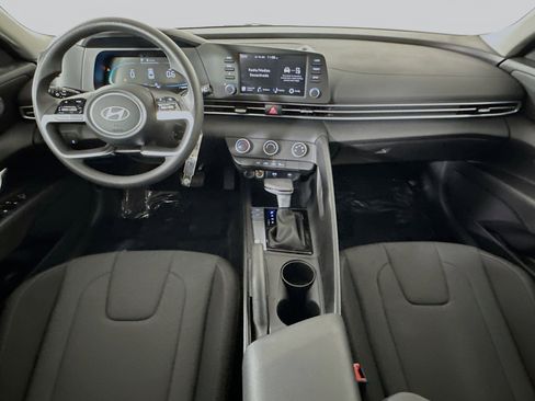 Used 2025 Hyundai Elantra SE image 26