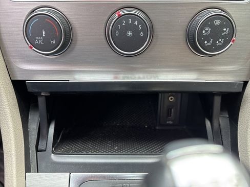 Used 2017 Volkswagen Golf S AWD/4WD image 15