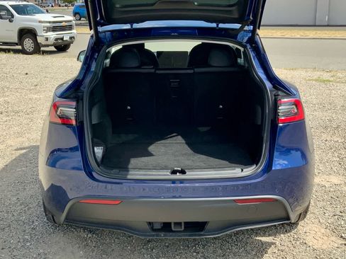 Used 2021 Tesla Model Y Performance image 17