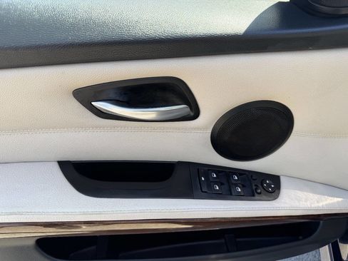 Used 2011 BMW 328i xDrive Sedan AWD/4WD image 23