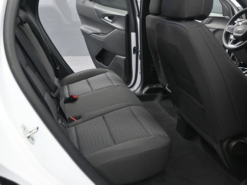Used 2026 Chevrolet Equinox LT w/ Safety and Technology Package FWD image 15