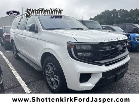 Used 2025 Ford Expedition Max Active AWD/4WD image 1