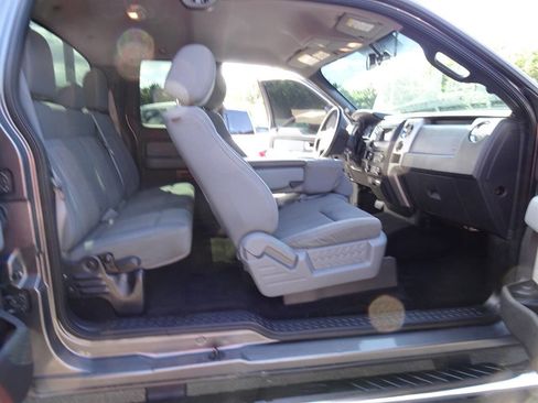 Used 2013 Ford F150 XLT w/ XLT Chrome Pkg image 46