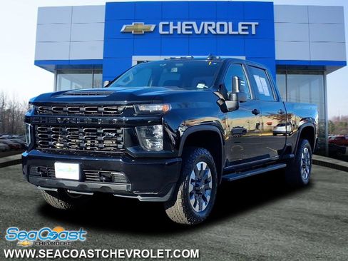 Used 2022 Chevrolet Silverado 2500 Custom w/ Custom Value Package image 3
