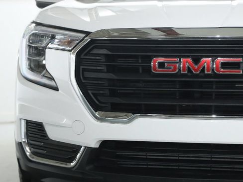 Used 2024 GMC Terrain SLE AWD/4WD image 7