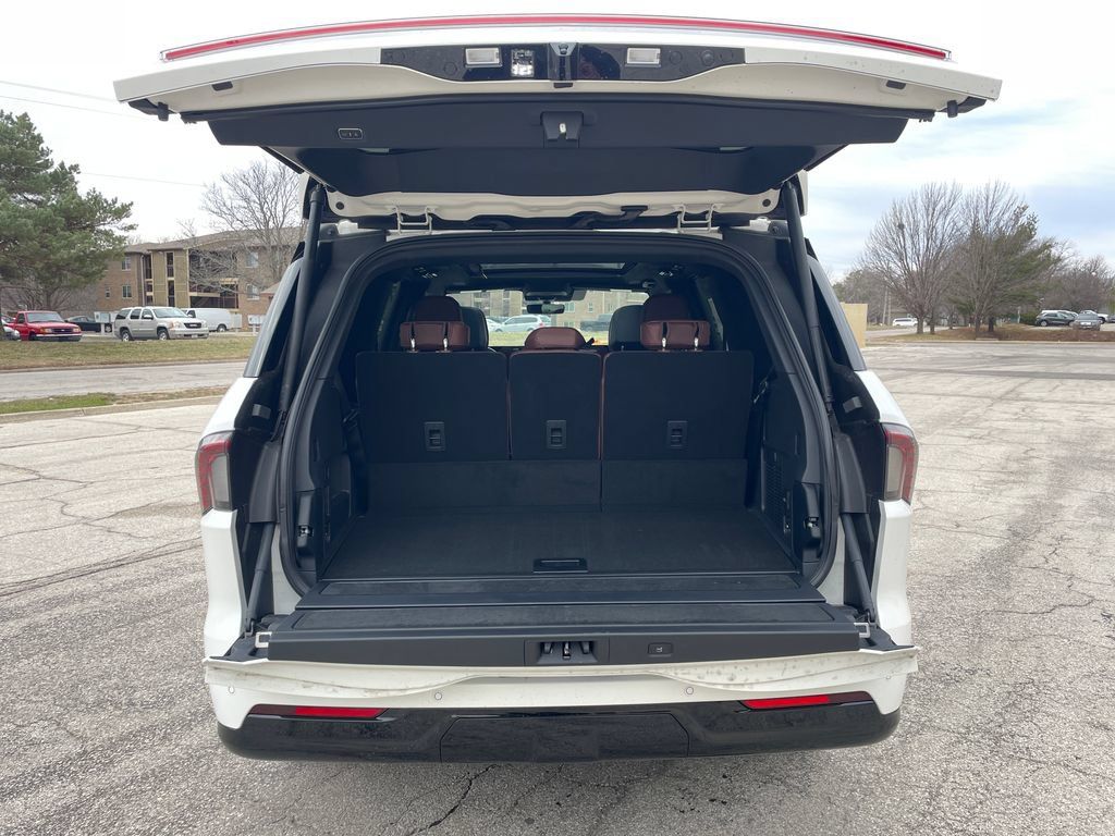 New 2026 Lincoln Navigator Reserve AWD/4WD image 21