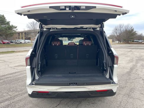 New 2026 Lincoln Navigator Reserve AWD/4WD image 21