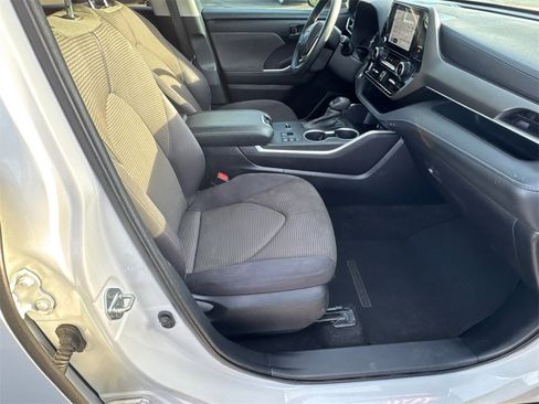Certified 2023 Toyota Highlander L image 13