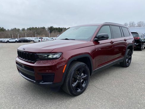 Certified 2025 Jeep Grand Cherokee L Laredo image 8