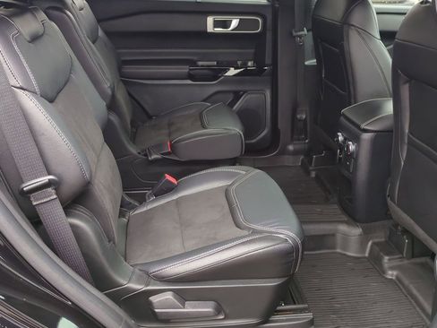Certified 2021 Ford Explorer ST image 19