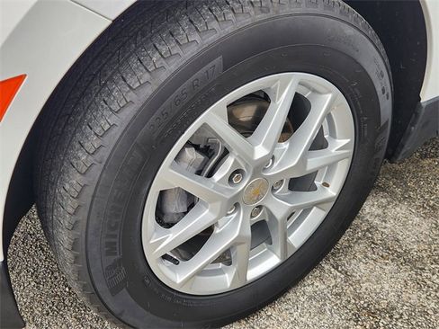 Used 2024 Chevrolet Equinox LS image 10
