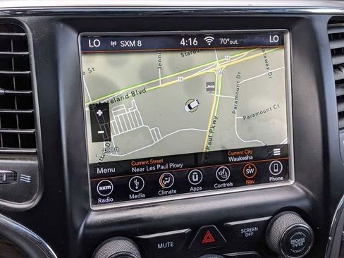 Used 2018 Jeep Grand Cherokee Overland AWD/4WD image 39