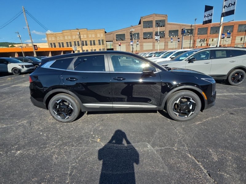 New 2026 Kia Sportage EX FWD image 8