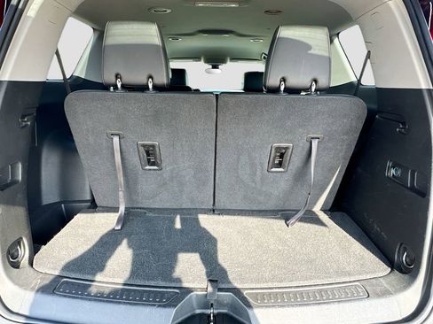 Used 2023 GMC Acadia SLT image 25