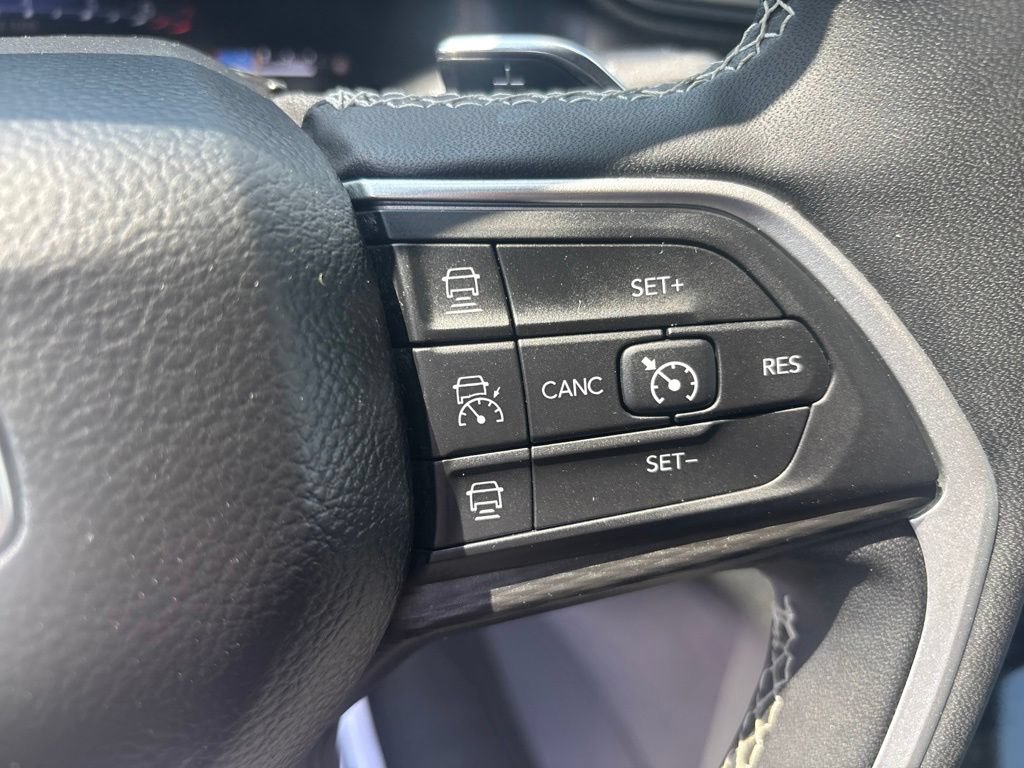 Used 2024 Jeep Grand Cherokee Altitude AWD/4WD image 24