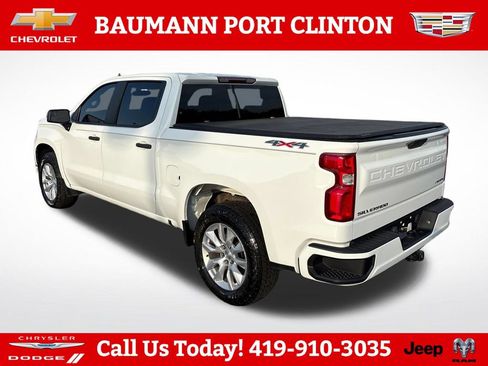 Used 2020 Chevrolet Silverado 1500 Custom w/ Custom Value Package AWD/4WD image 4