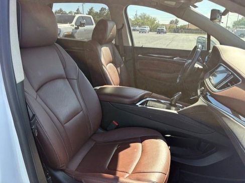 Used 2020 Buick Enclave Avenir w/ Avenir Technology Package FWD image 17
